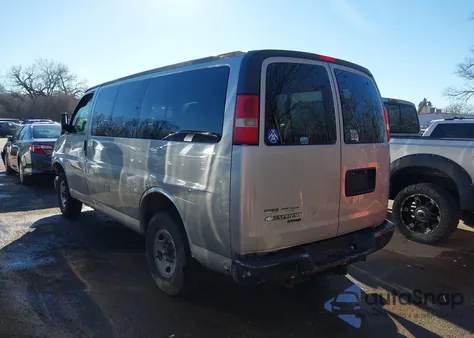 2011 Chevrolet Express 2500 Ls z USA, uszkodzony, nr VIN 1GAWGPFG3B1122862